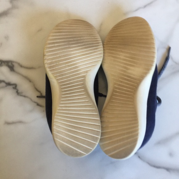 Allbirds | Wool Runners in Navy Blue - Picture 6 of 7